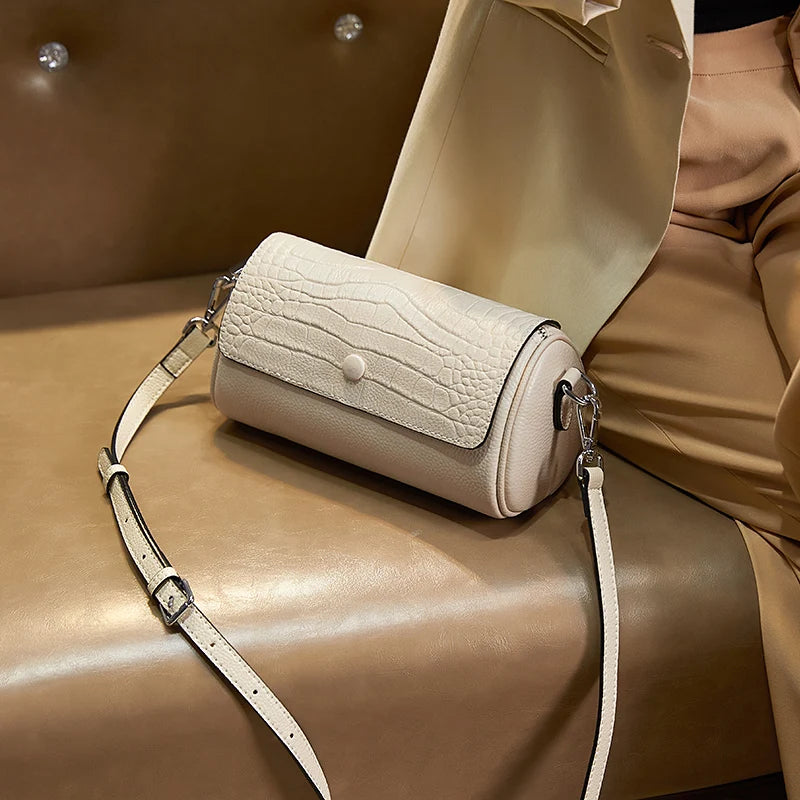 Elegant Croco Cowhide Leather Shoulder Bag – A Barrel-Shaped Fashion Statement
